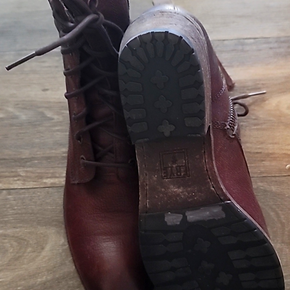 FRYE 10 women's boots